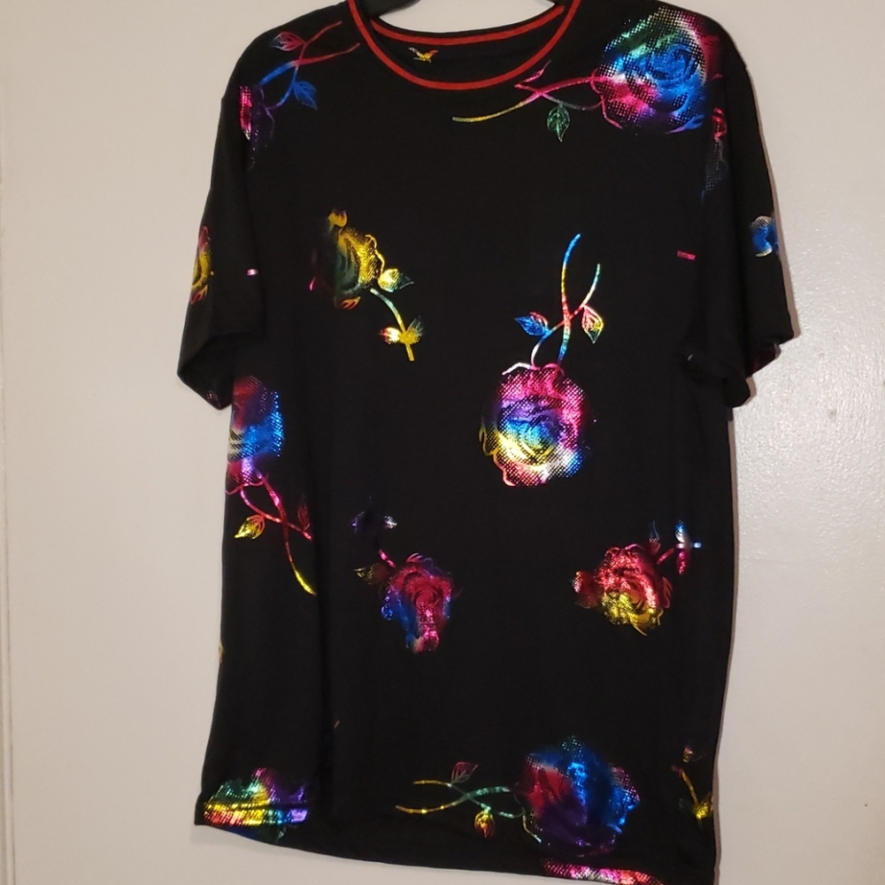 Drill Company Size Large Short Sleeve Roses